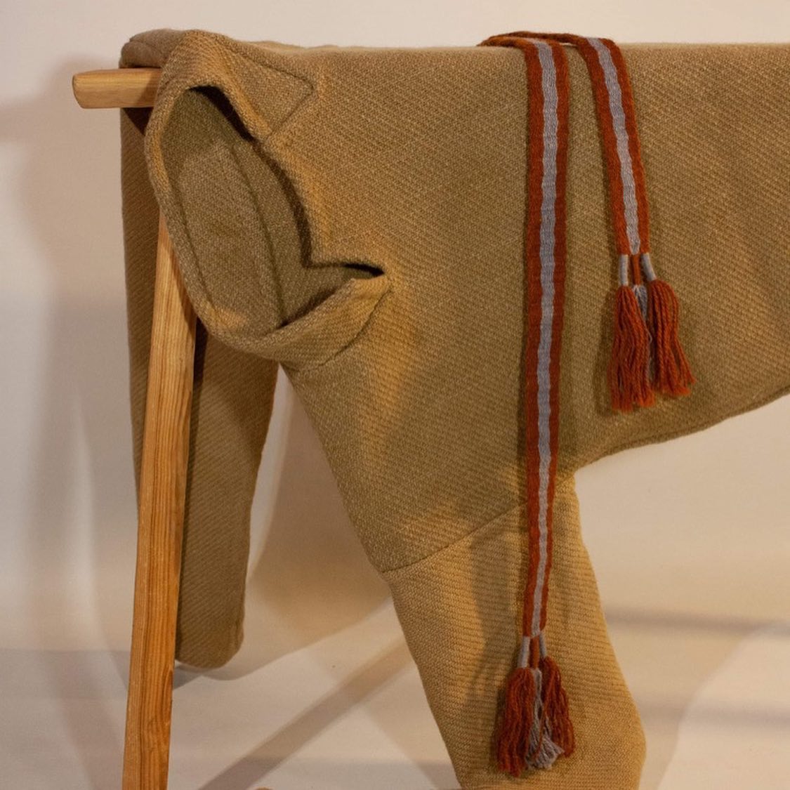 Guddal tunic with a vertical colar 11th century