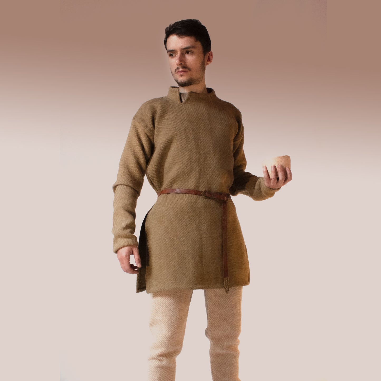 Guddal tunic with a vertical colar 11th century