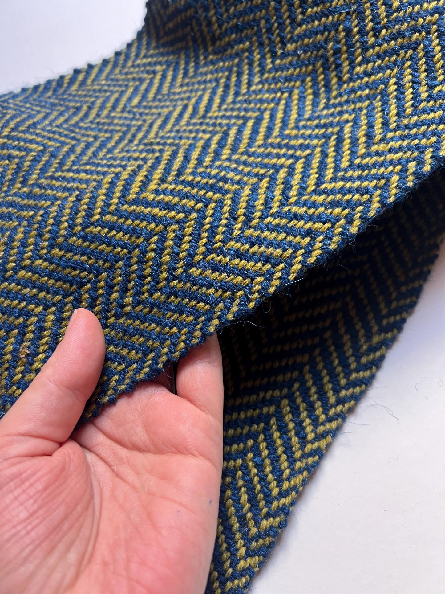 Handwoven Wool Roman Belt: Herringbone Weave Fascia Ventralis